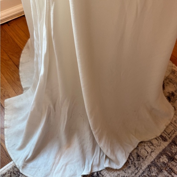Reformation Lecce gown in Ivory Coast - Picture 11 of 11